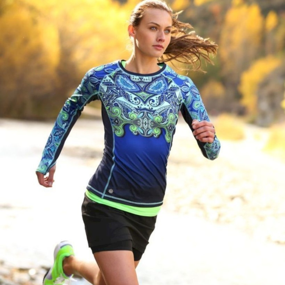 *ATHLETA Long Sleeve blue Runaway Top Plum Snow